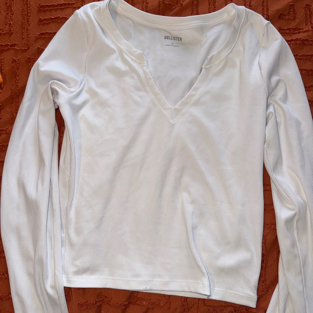 Hollister White Fitted Crop Top with V-Neck